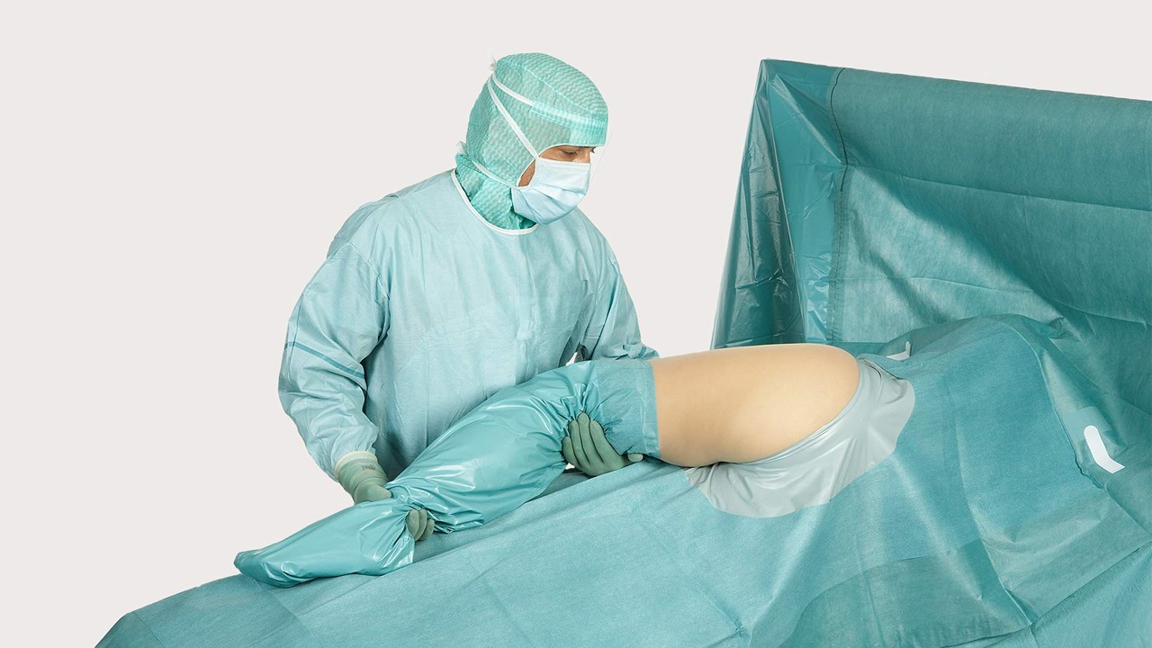 Barrier othopaedic hip drape